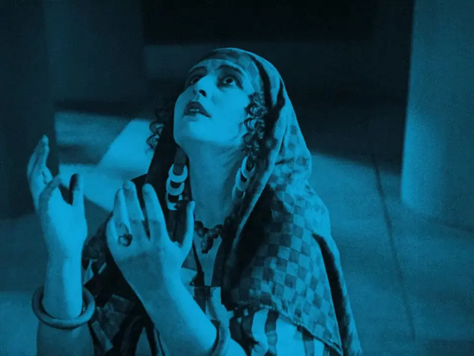 The Loves of Pharaoh scene