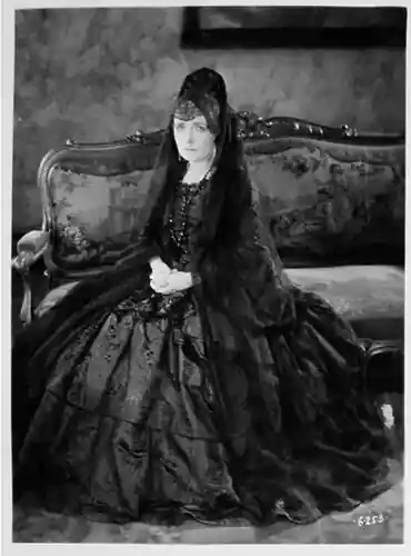 The Bright Shawl photo