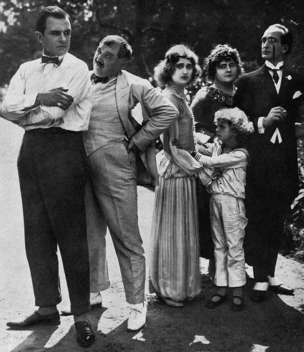 Fräulein Raffke scene