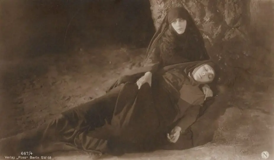 Crown of Thorns scene