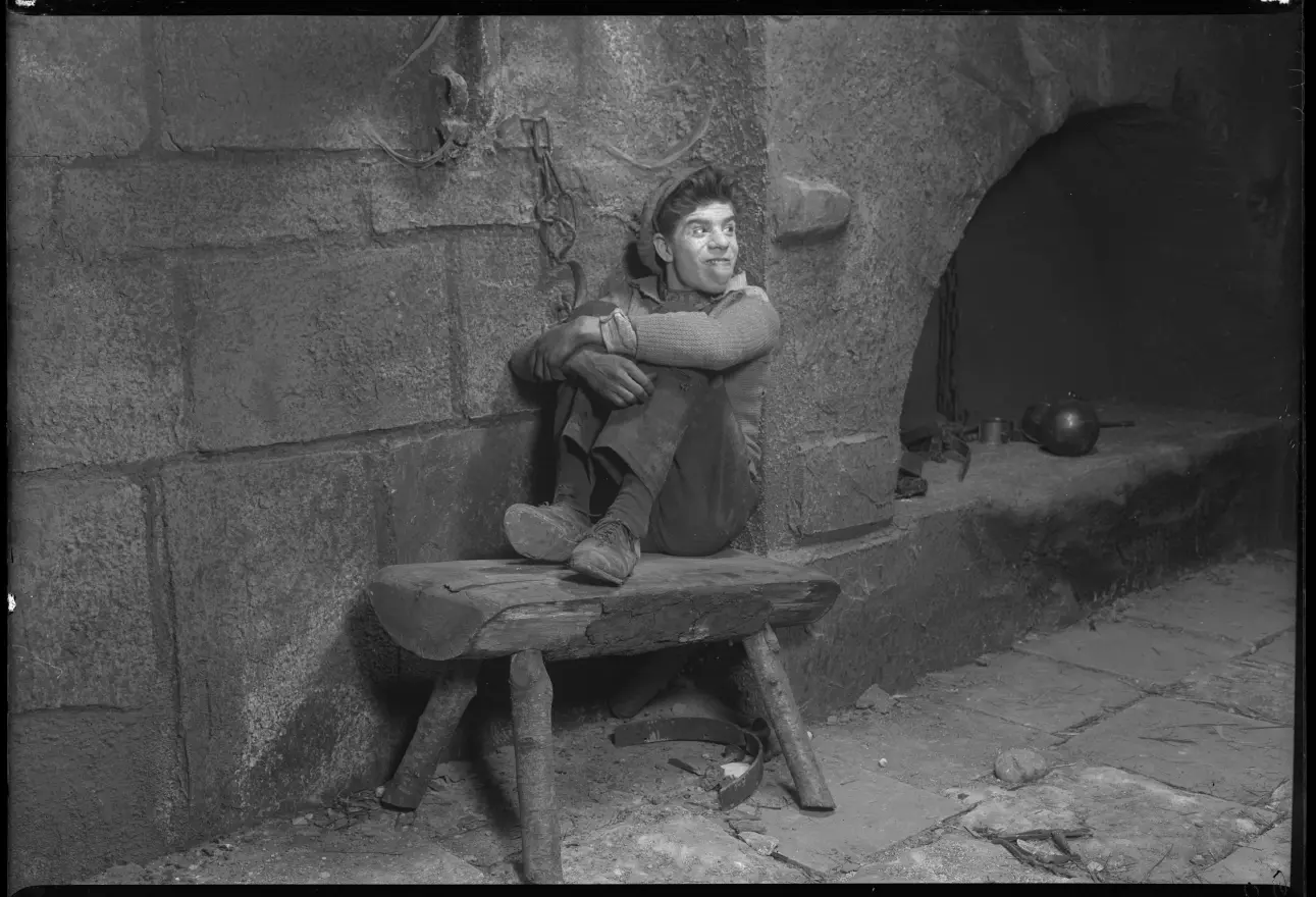 Malar Pirates scene
