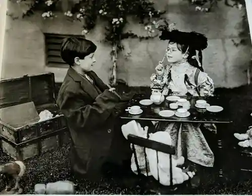 An Old Sweetheart of Mine scene