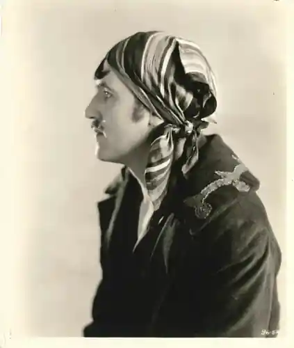 Suzanna scene