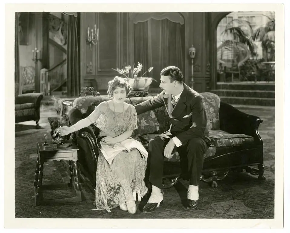 Temporary Marriage scene