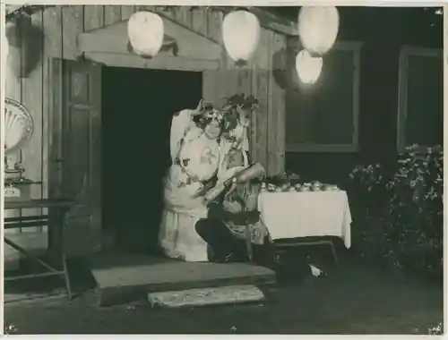 33.333 scene