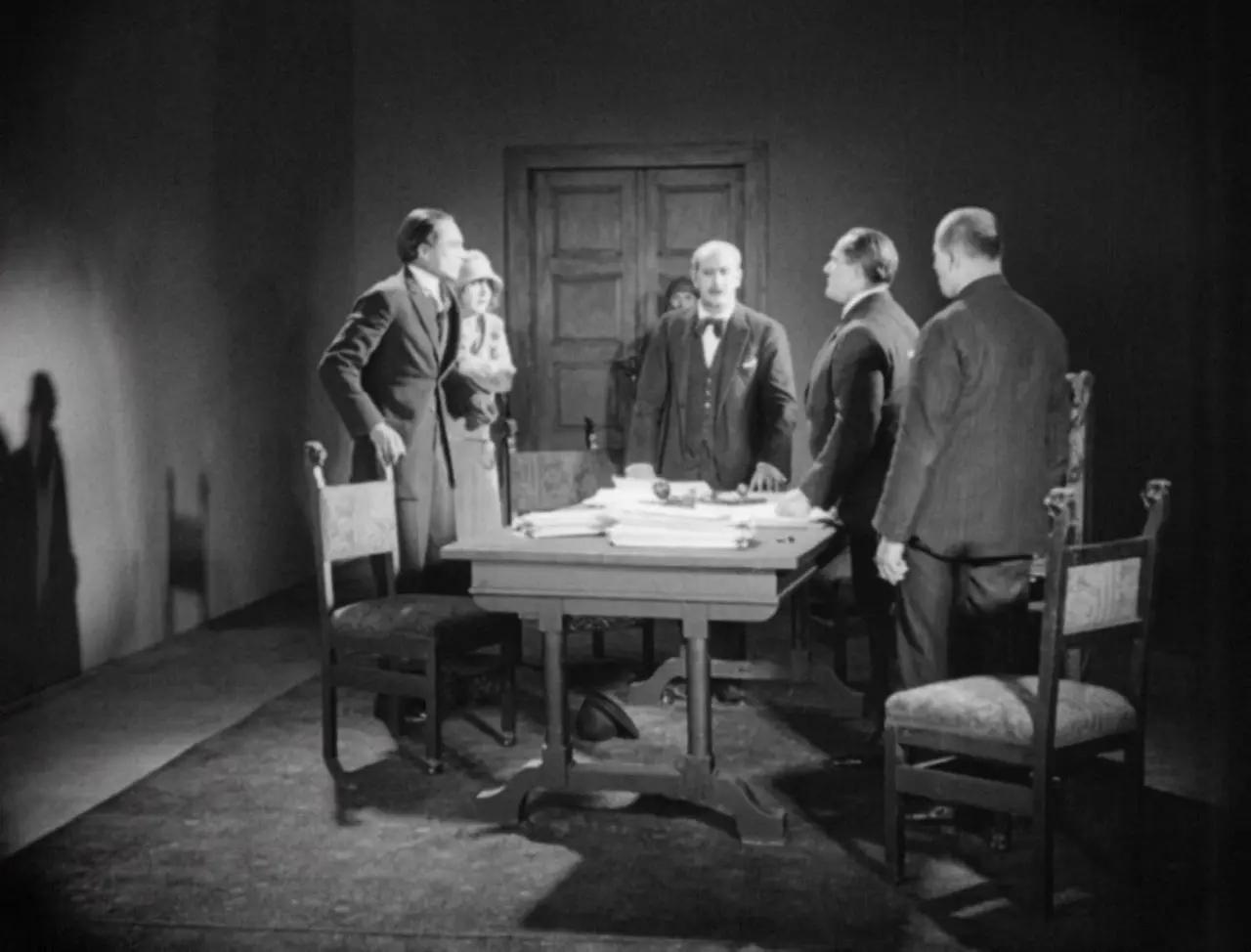 The Hands of Orlac scene