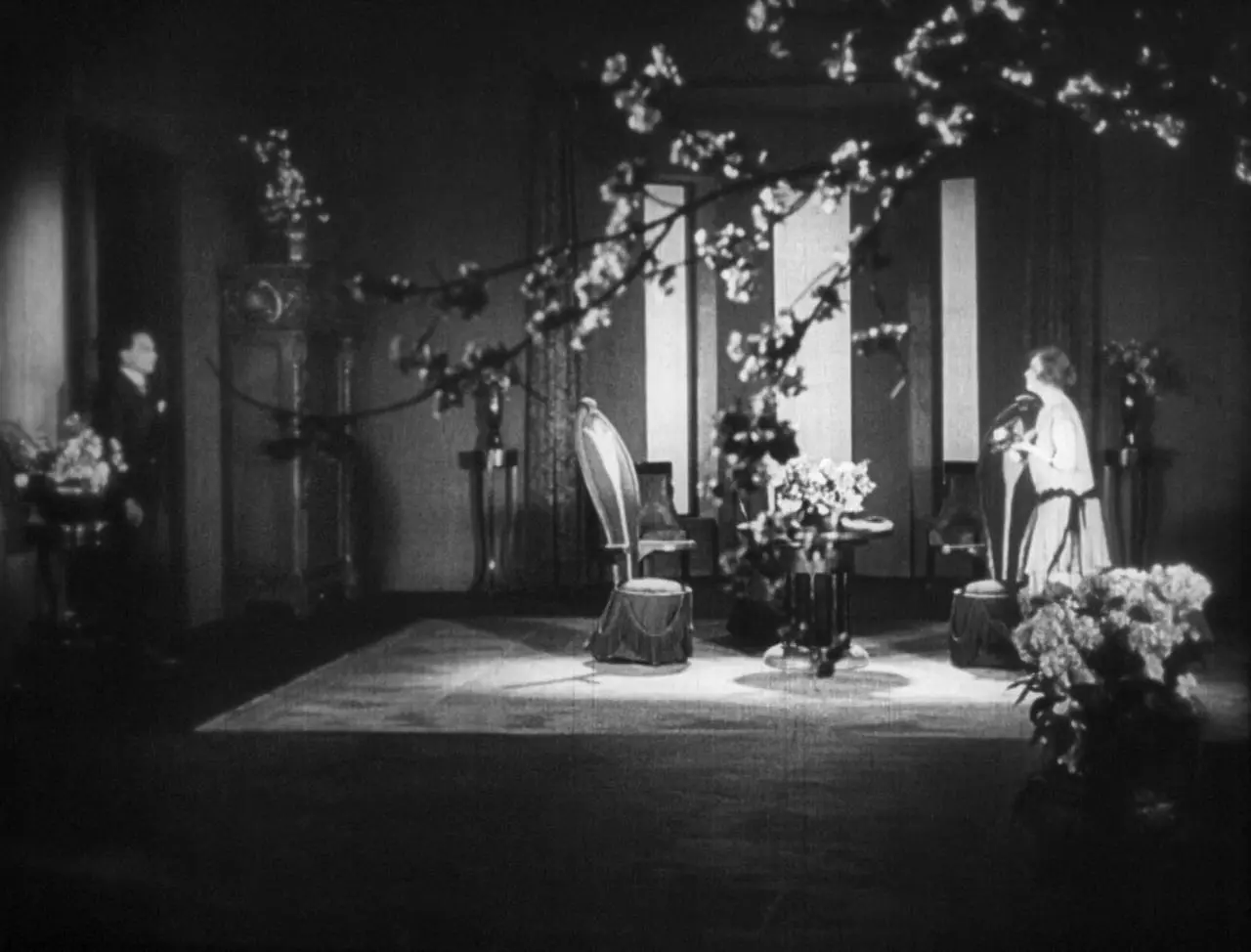 The Hands of Orlac scene