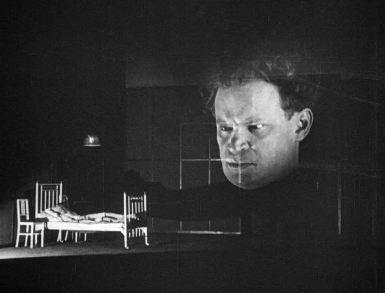The Hands of Orlac scene