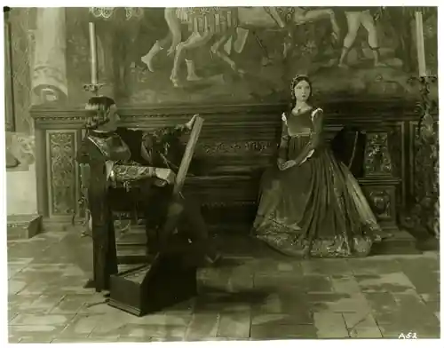 Romola photo