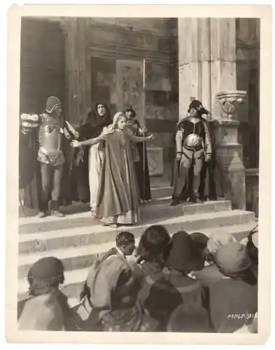 Romola photo