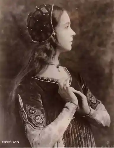 Romola photo