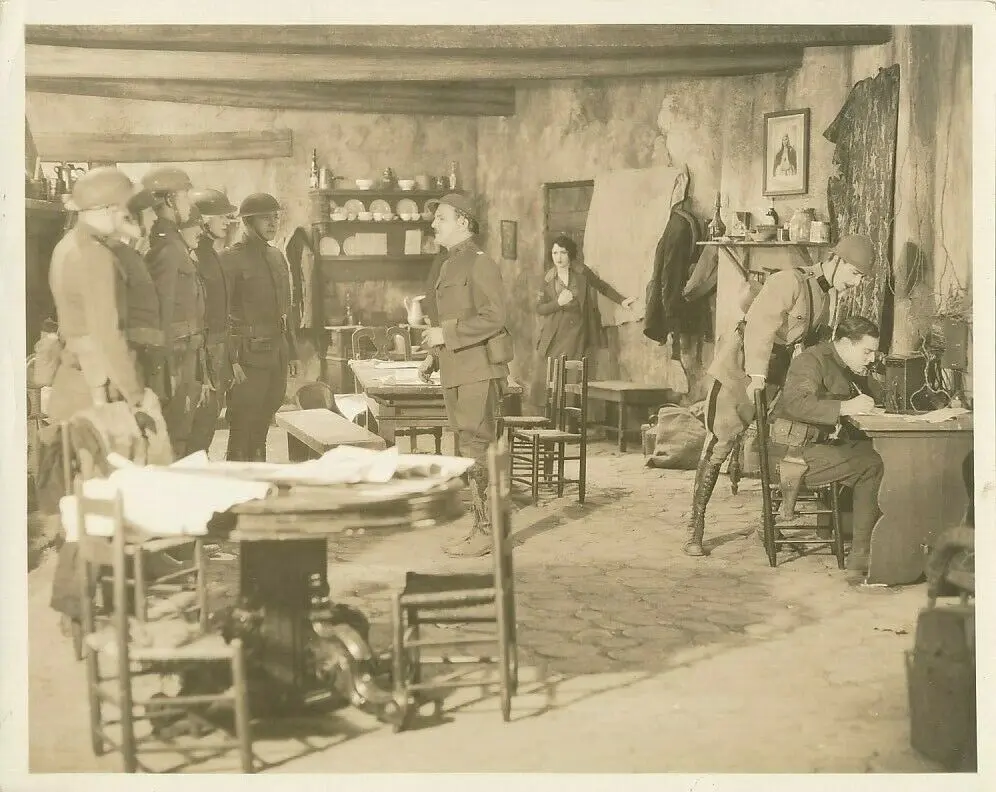 The Crowded Hour scene