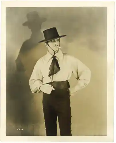 Don Q Son of Zorro photo