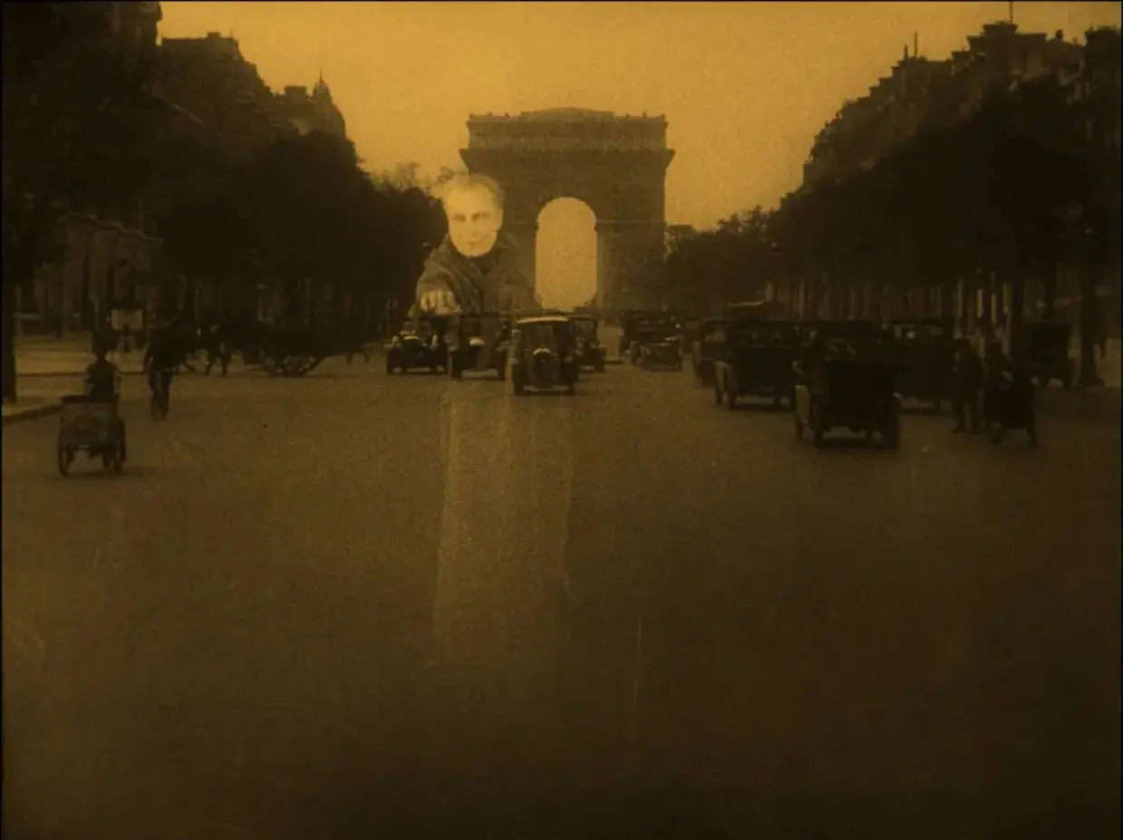 Le fantôme du Moulin-Rouge scene