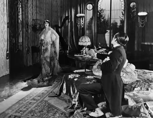 The Heart of a Siren scene