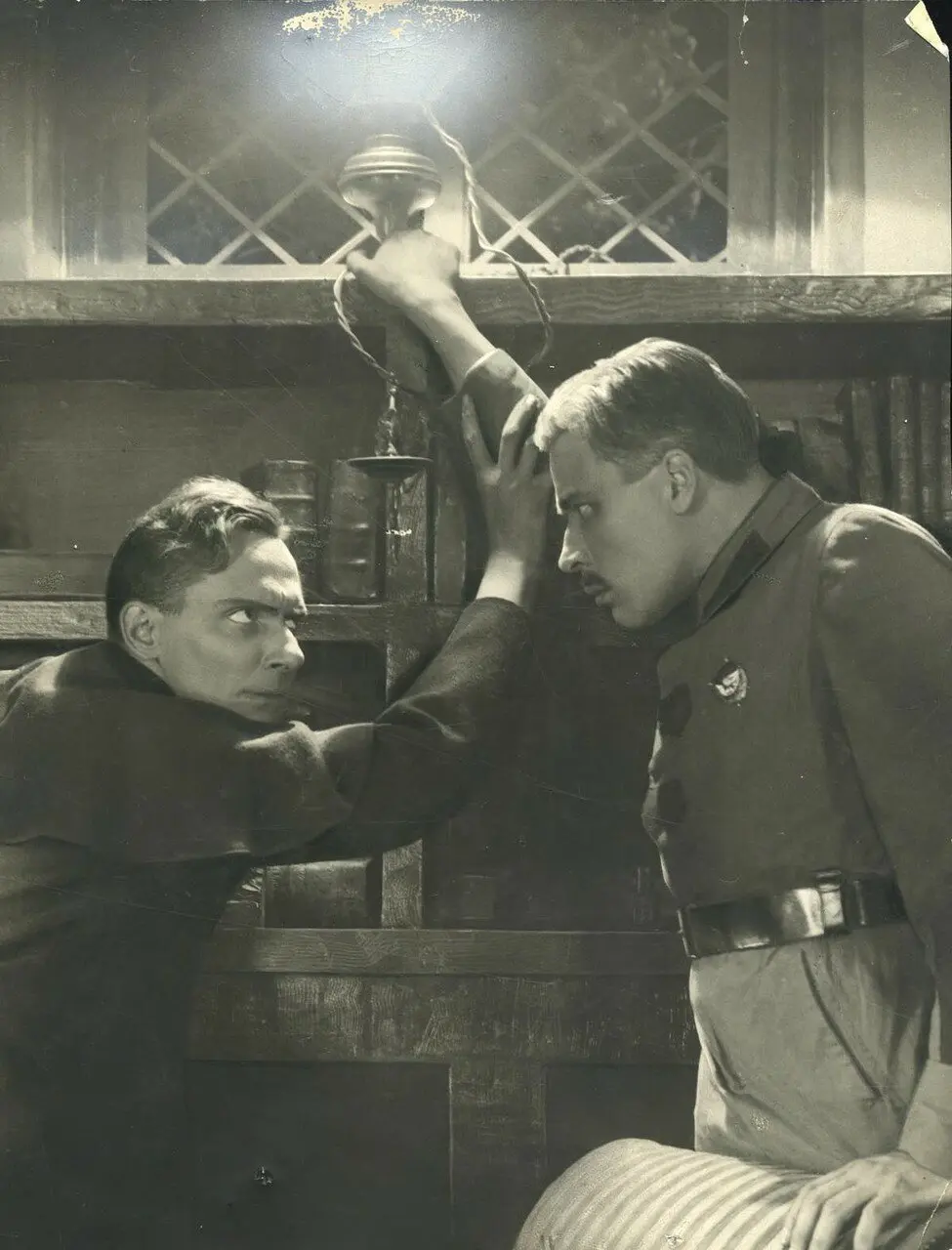 Krest i mauzer scene