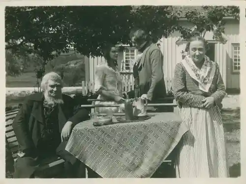 Ett köpmanshus i skärgården photo