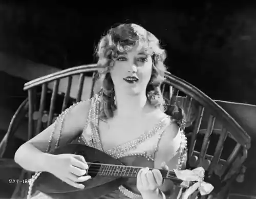 Lights of Old Broadway scene