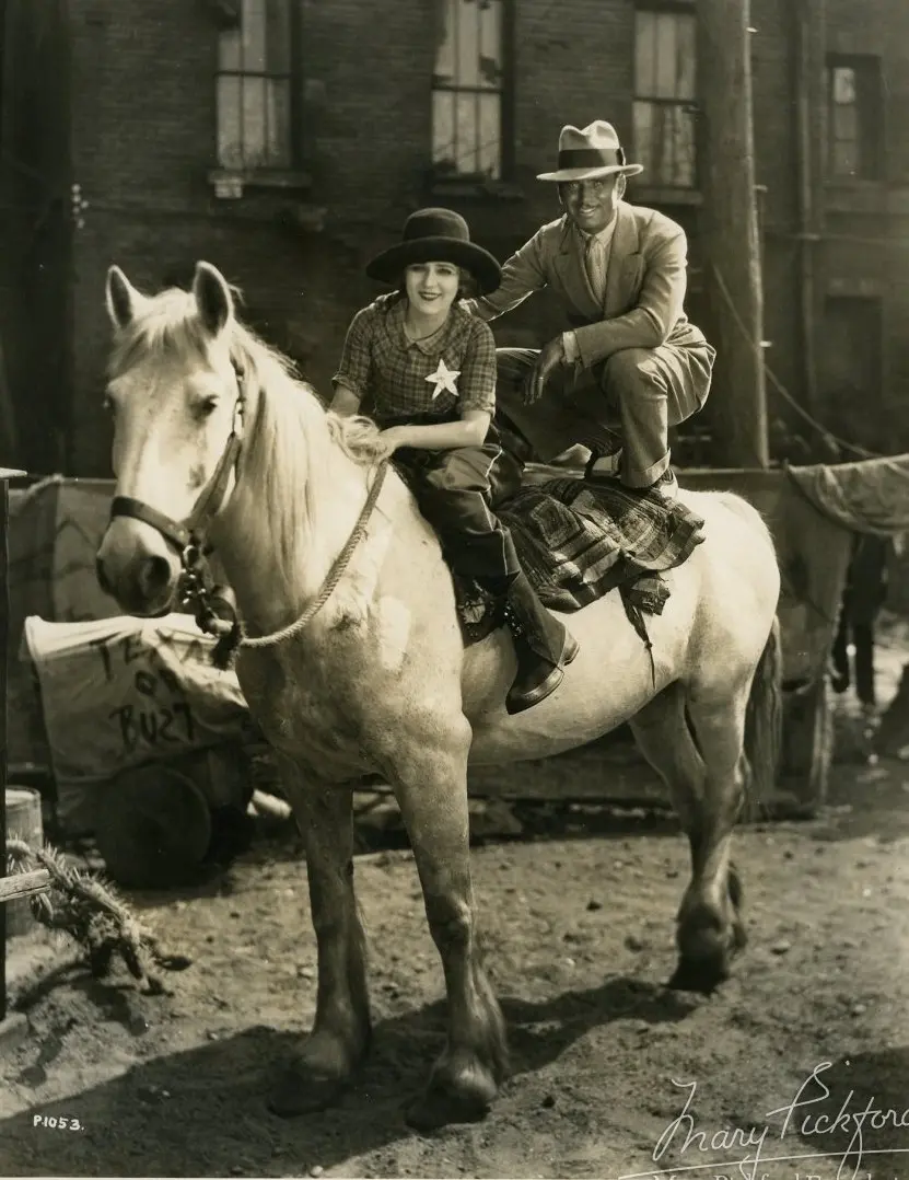 Little Annie Rooney scene 1