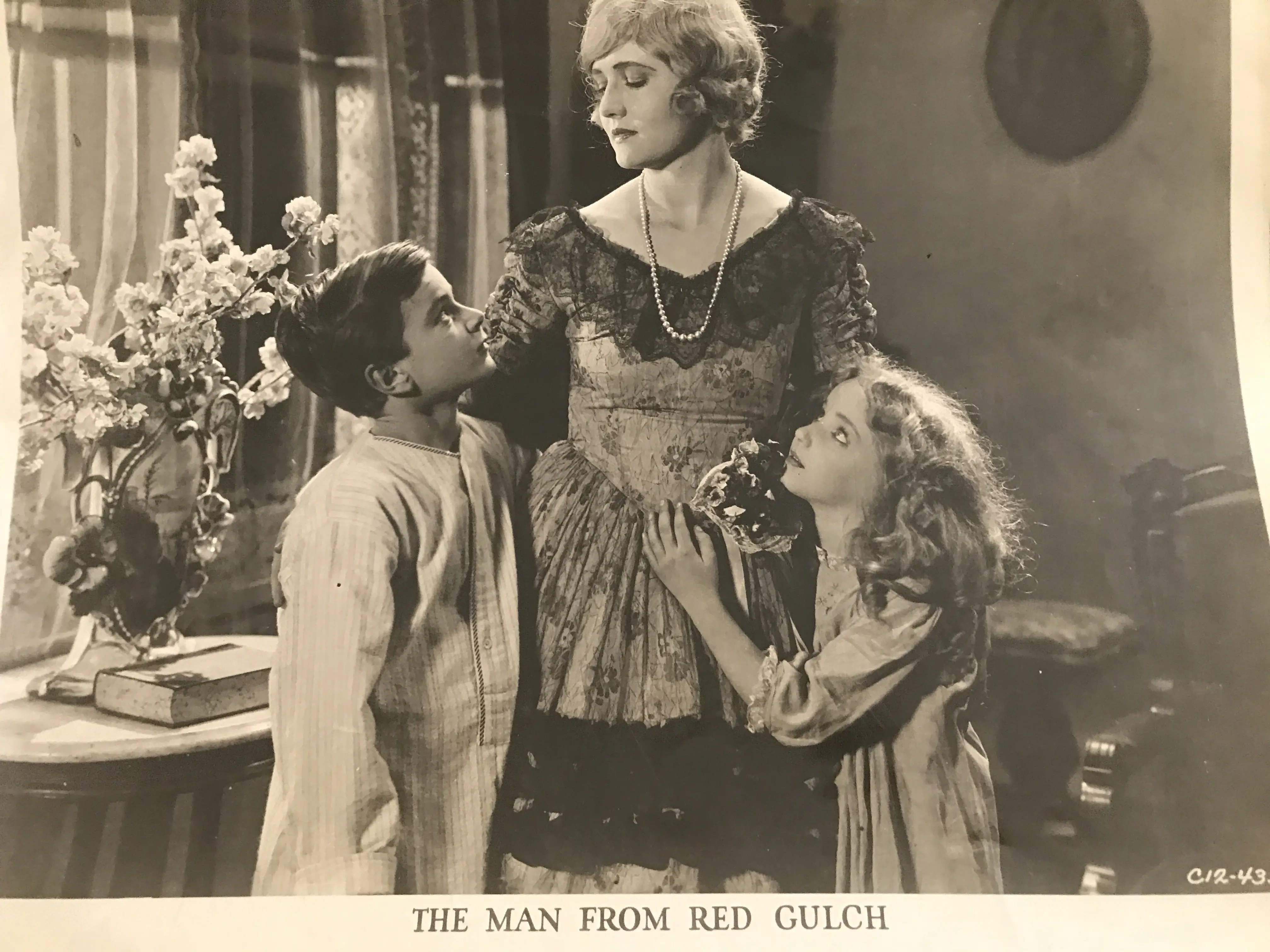 The Man from Red Gulch scene