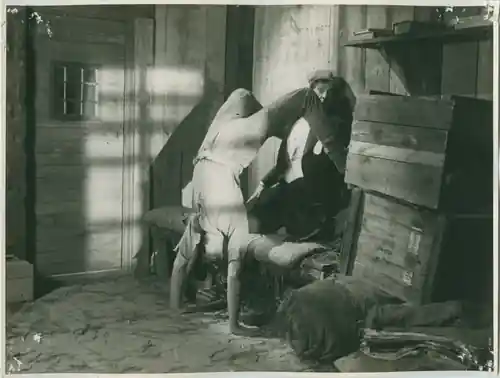 Polis Paulus' påskasmäll scene