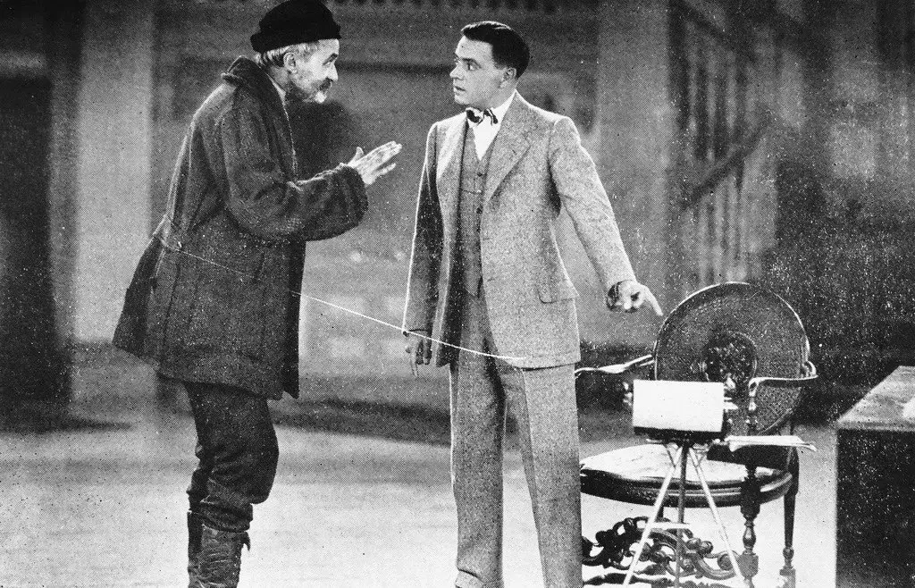 Seven Keys to Baldpate scene