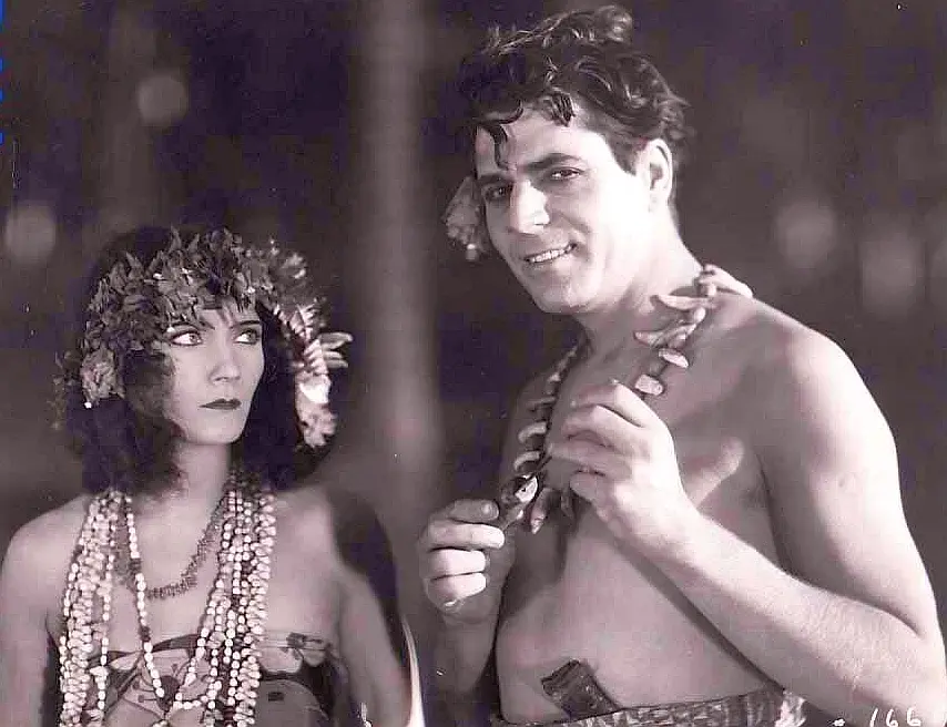 Aloma of the South Seas scene