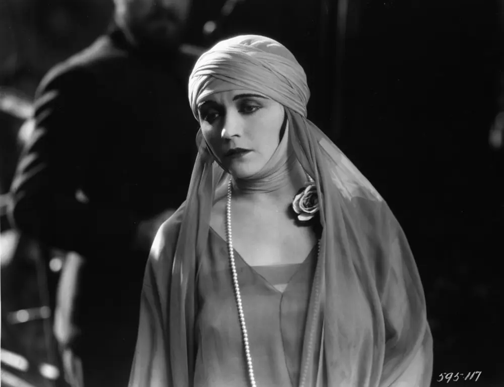 The Crown of Lies scene