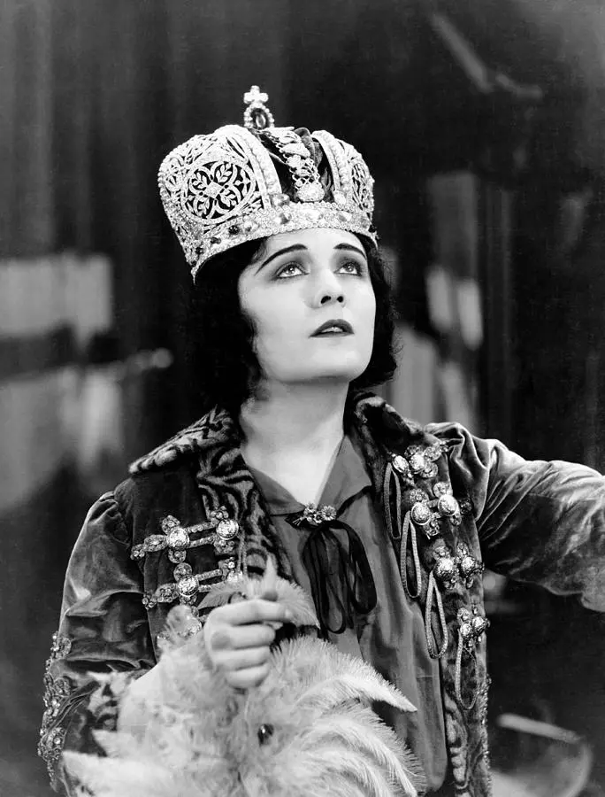The Crown of Lies scene