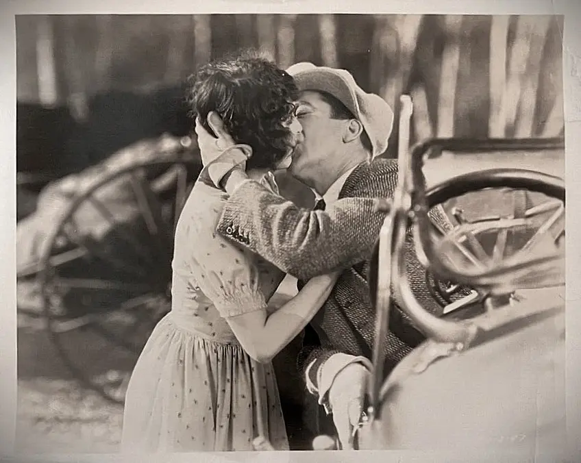 The Dixie Merchant scene