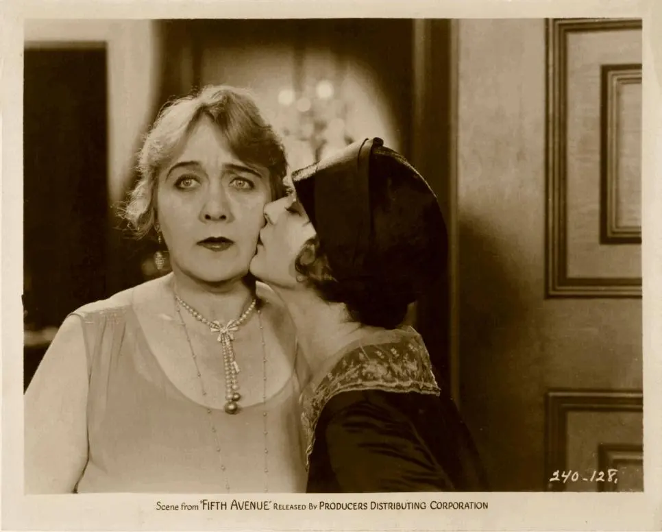 Fifth Avenue scene