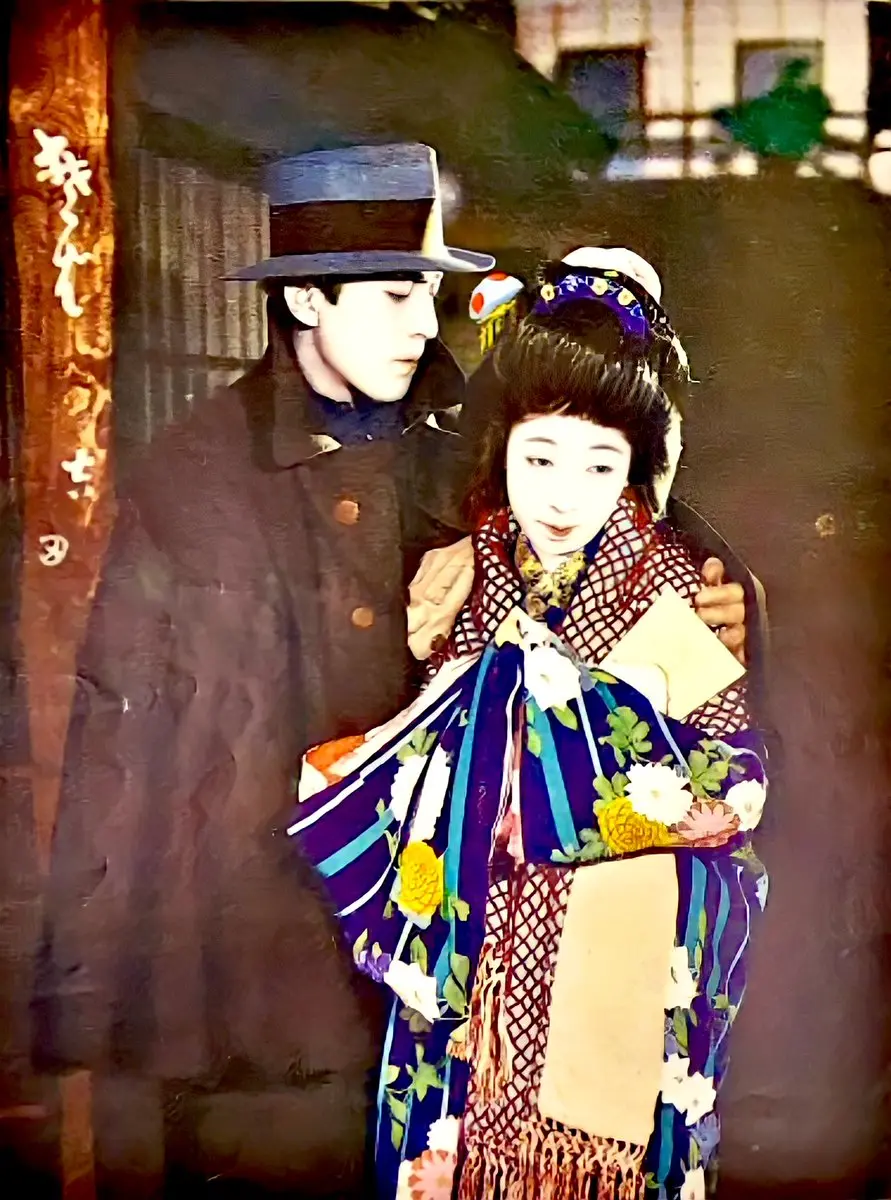 Kaminingyô no haru no sasayaki scene
