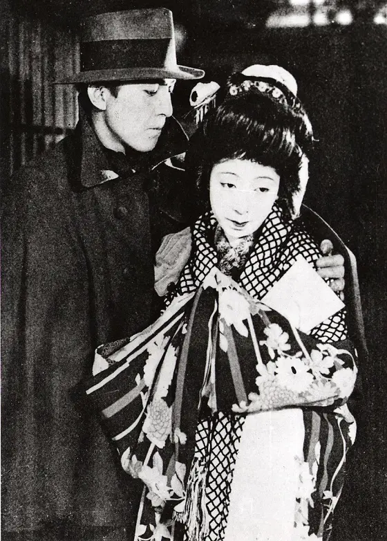 Kaminingyô no haru no sasayaki scene