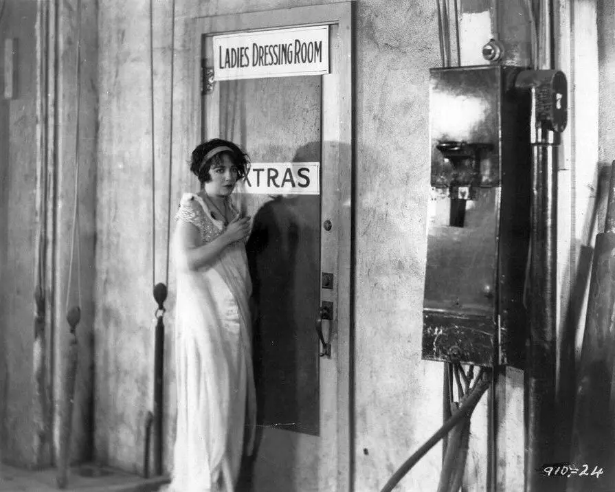 Miss Brewster's Millions scene