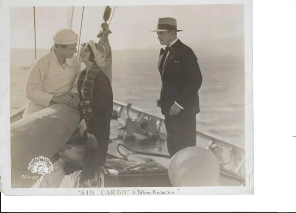 Sin Cargo scene