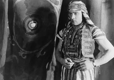 The Son of the Sheik scene