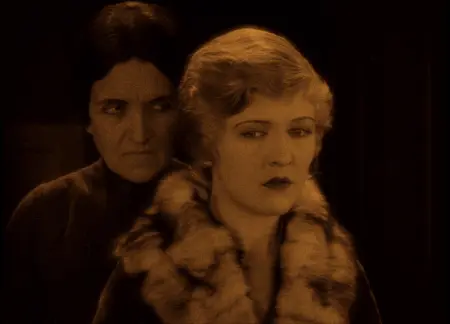 The Cat and the Canary scene