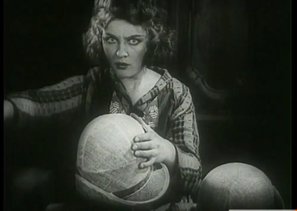 The Girl with the Hat Box photo