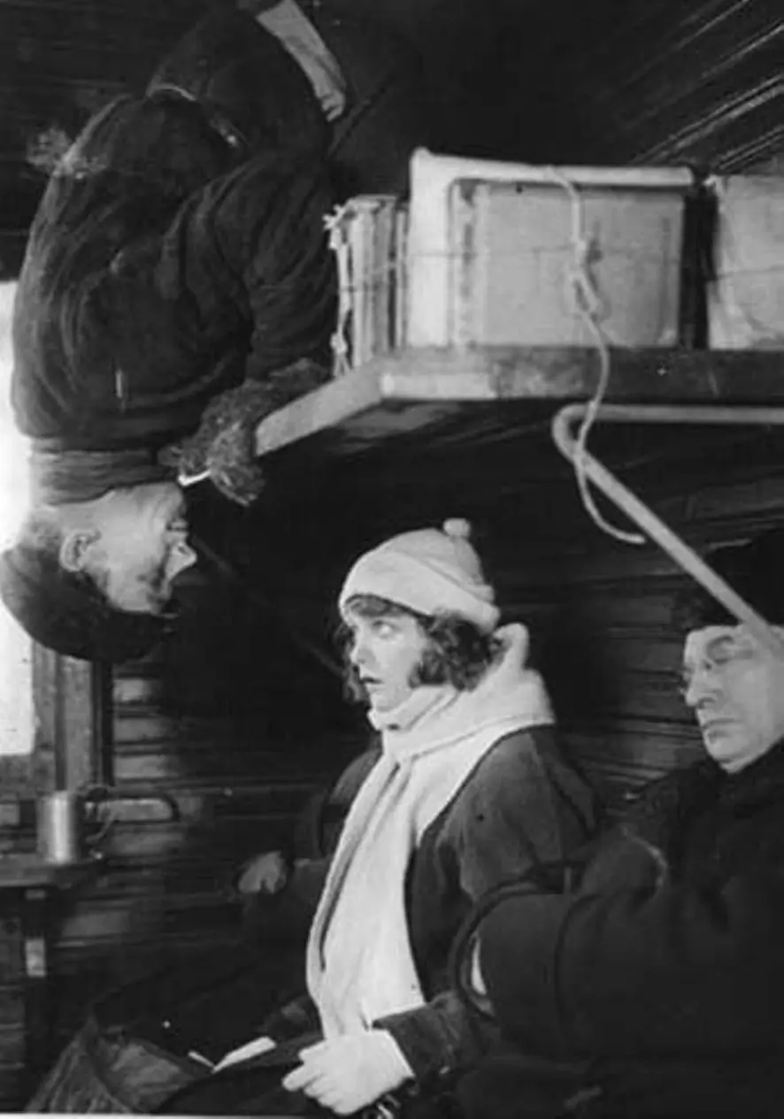 The Girl with the Hat Box scene