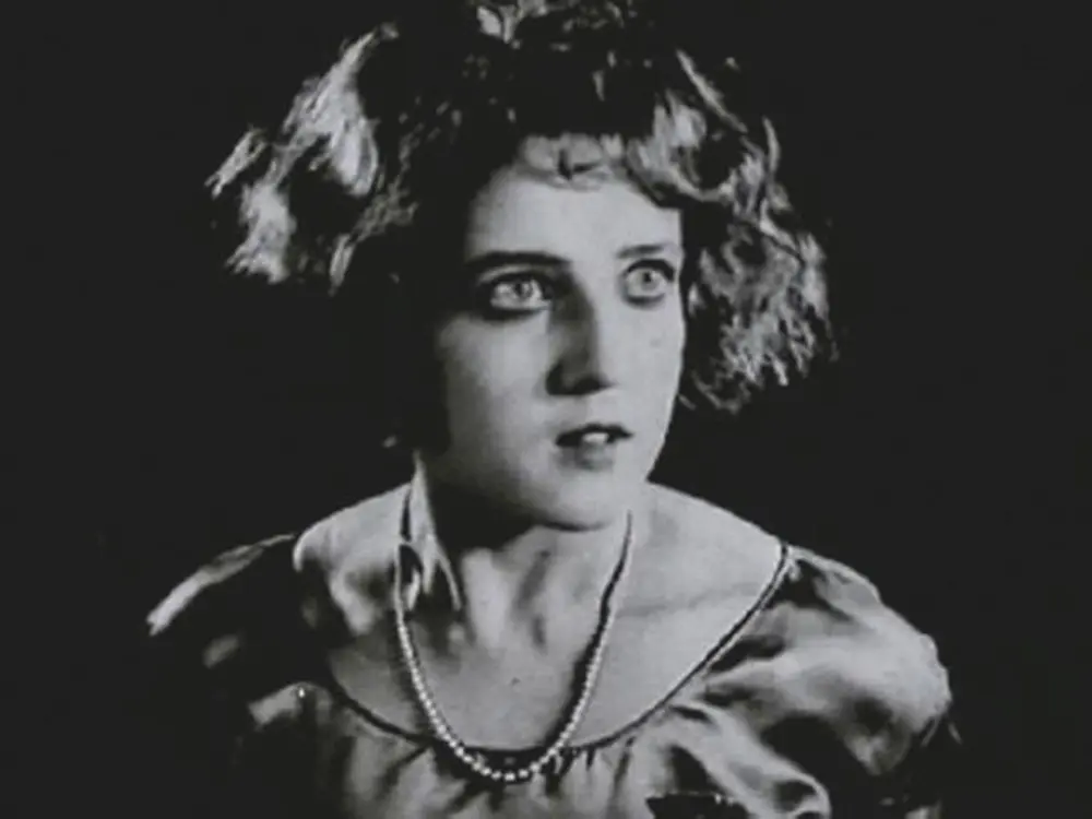 Potseluy Meri Pikford scene
