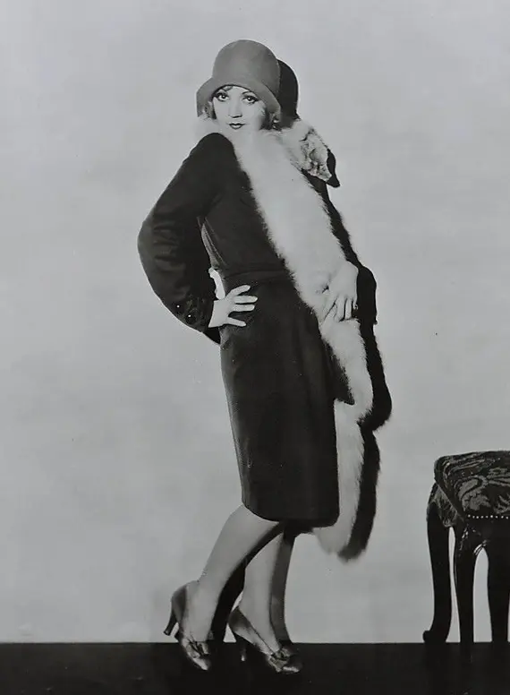 The Satin Woman photo