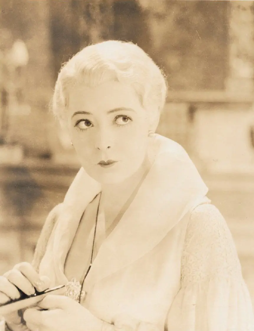 The Satin Woman photo