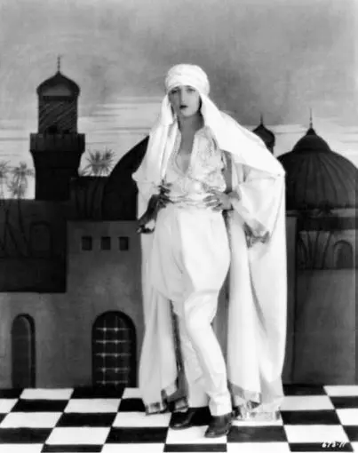 She's a Sheik photo