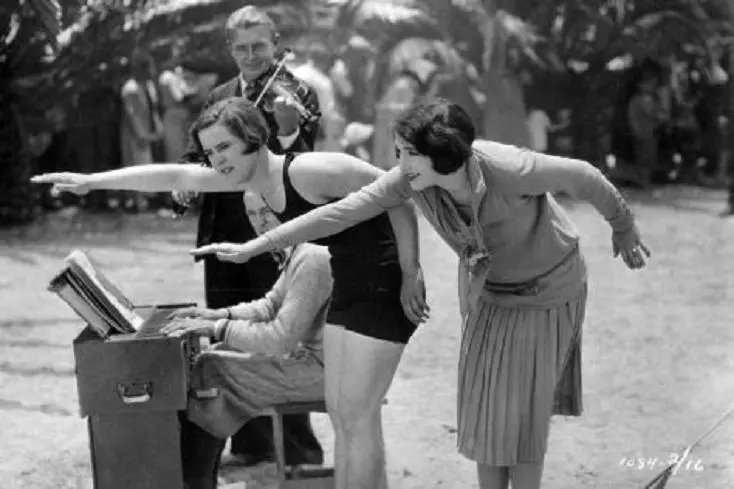 Swim Girl, Swim scene