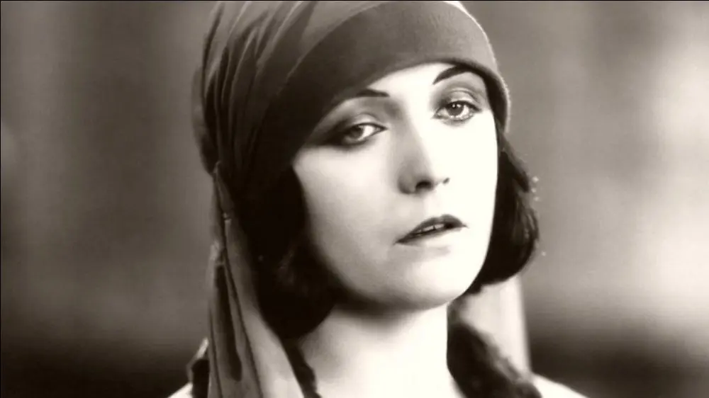 The Woman on Trial scene