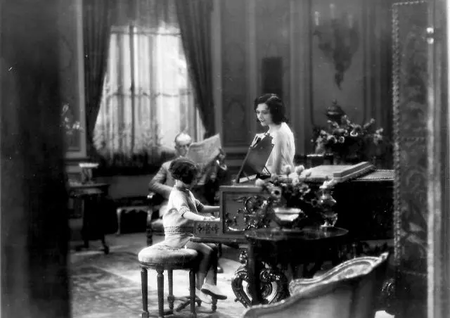 The Woman on Trial scene