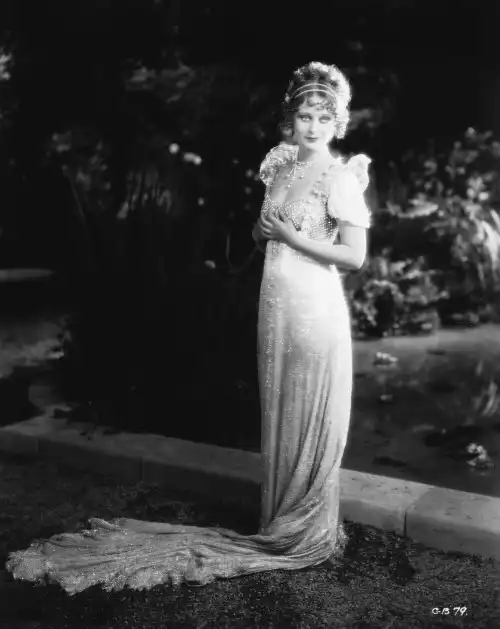 Glorious Betsy scene