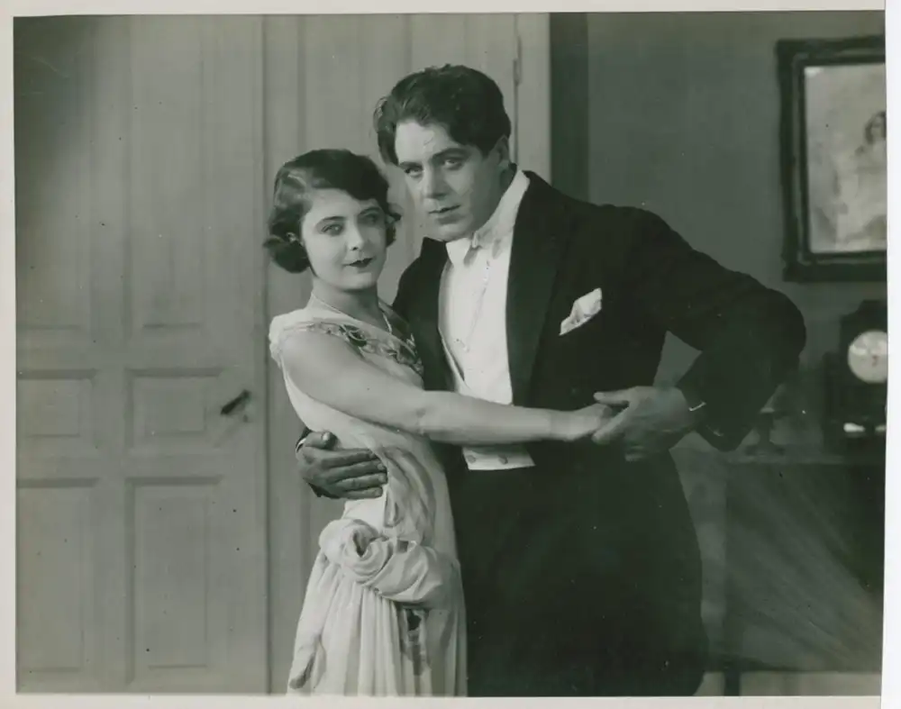 Hattmakarens bal scene