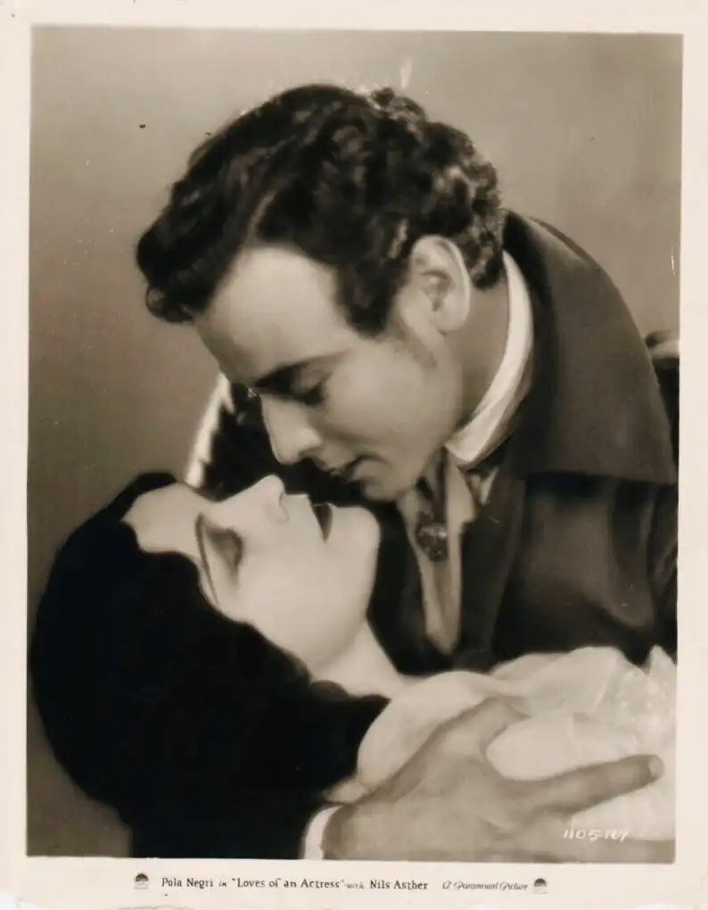 Loves of an Actress photo