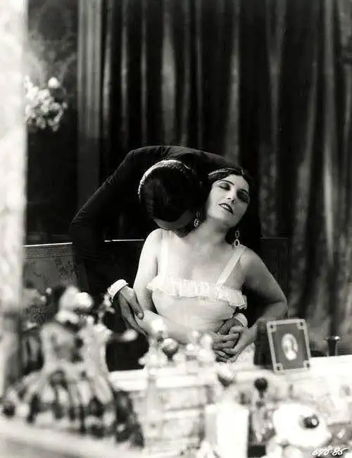 Loves of an Actress photo